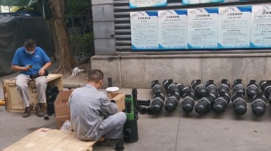 疊片污水處理器，正在裝配